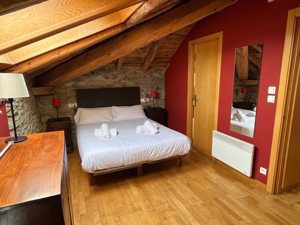 Casa De Poble Acollidora,Amb Llar De Foc, Villa บูร์ก-มาดาม ภายนอก รูปภาพ